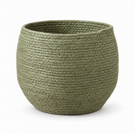 Groene gevlochten mand Jorck, diameter 26 cm, leeg op een witte achtergrond.