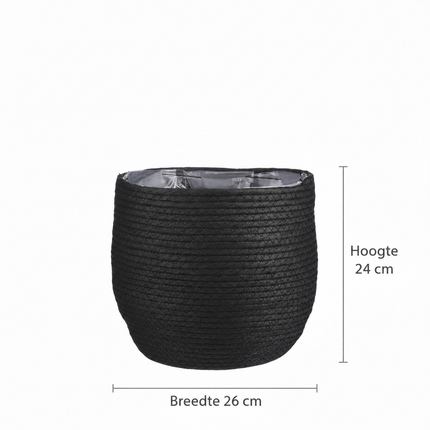 Zwarte gevlochten Jorck-mand met aangegeven breedte van 26 cm en hoogte van 24 cm